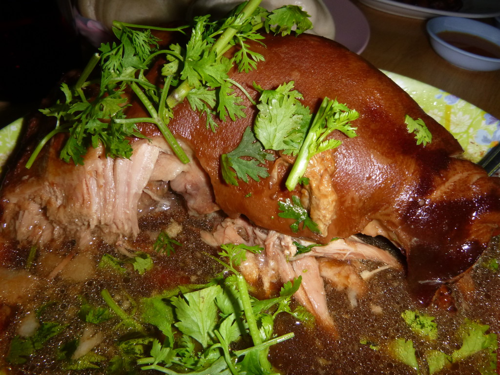 Look at that braised pork leg! Delicious!